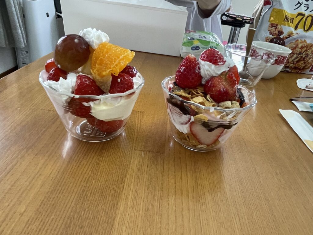 苺パフェ